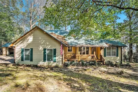 75 Walnut Rdg, Ellijay, GA 30536