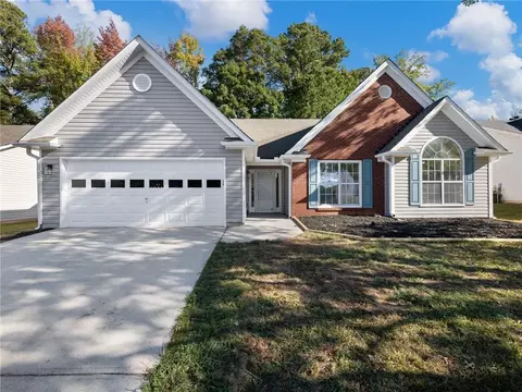 5744 Cove Ln, Lithonia, GA 30058