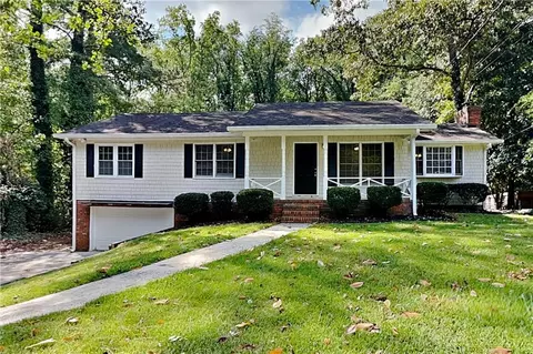 2469 Nowlin Cir, Acworth, GA 30102