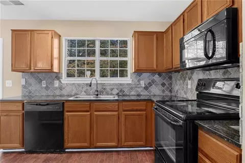 3243 Strathmore Dr, Duluth, GA 30096 photo 8