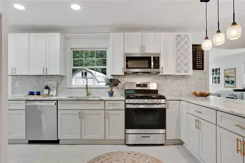 3600 Mckay Rd, Powder Springs, GA 30127