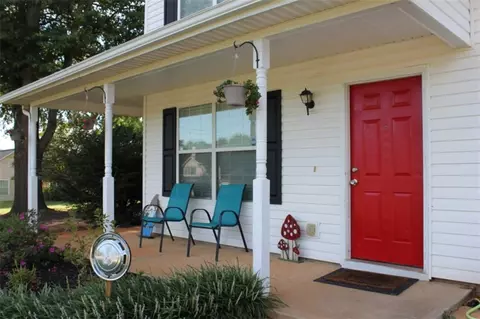 117 Potomac Dr, Jackson, GA 30233 photo 2