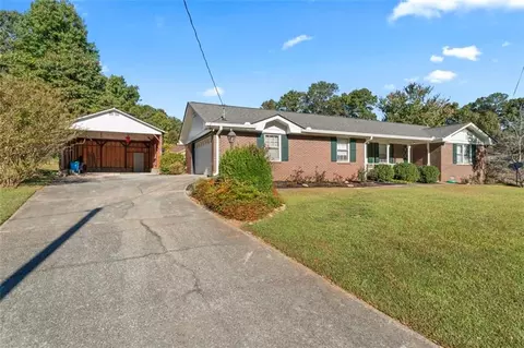 5111 Valley Forge Rd, Stone Mountain, GA 30087