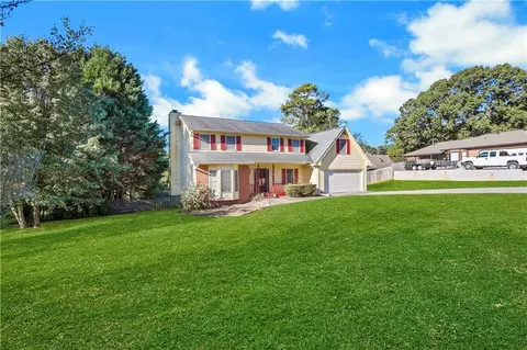 1725 Skyland Glen Dr, Snellville, GA 30078
