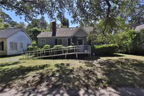 910 W 1st Ave, Albany, GA 31701