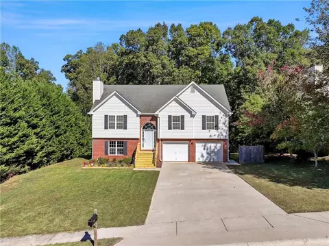 4706 Middleboro Ln, Gainesville, GA 30506