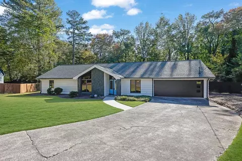 1300 Chipping Ct, Roswell, GA 30076