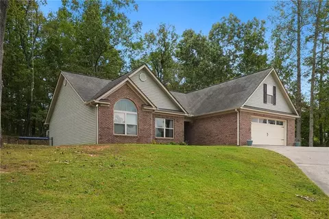 563 Applewood Ct, Clarkesville, GA 30523