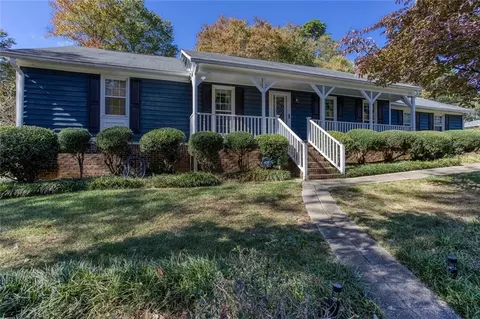 2828 Clearbrook Dr, Marietta, GA 30068