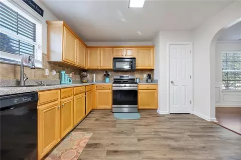 552 Hamlet Dr, Hampton, GA 30228 photo 2