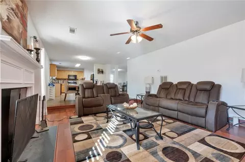 552 Hamlet Dr, Hampton, GA 30228 photo 5