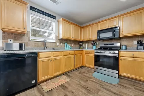 552 Hamlet Dr, Hampton, GA 30228 photo 3