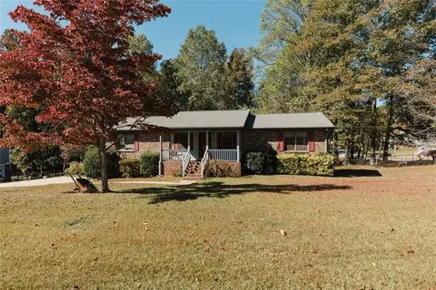 5521 Balmoral Dr, Douglasville, GA 30135