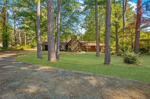 7090 Hobgood Rd, Fairburn, GA 30213