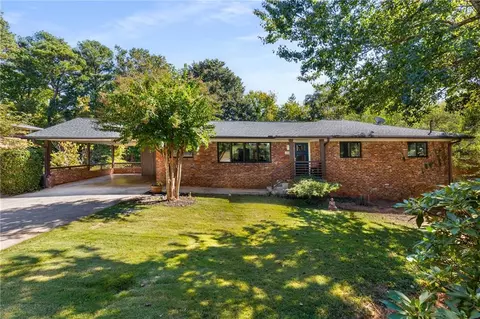 1126 Chatsworth Dr, Avondale Estates, GA 30002