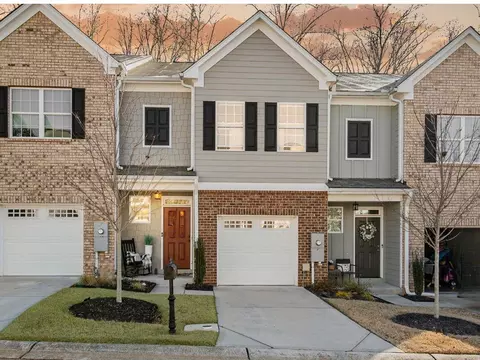 1522 Bluff Valley Cir, Gainesville, GA 30504