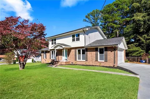 1632 Eldonlas Ct, Stone Mountain, GA 30087