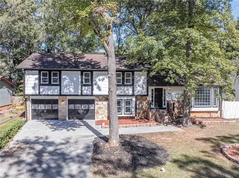 5314 Rockborough Trl, Stone Mountain, GA 30083