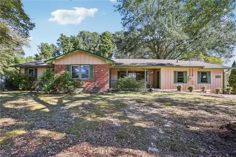 5136 Groovers Landing Rd SE, Acworth, GA 30101