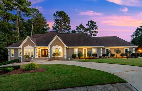 589 Lees Trce SW, Marietta, GA 30064