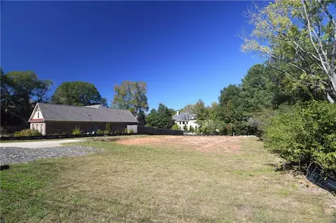 2279 Post Oak Tritt Rd, Marietta, GA 30062