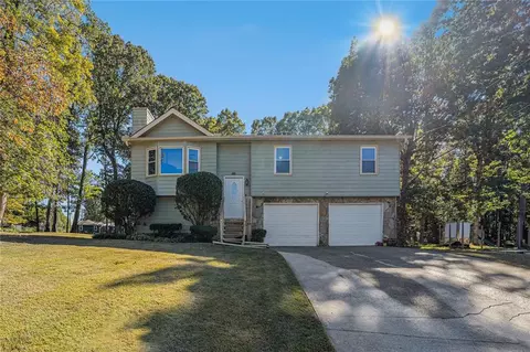 2490 Suncrest Ct, Buford, GA 30519