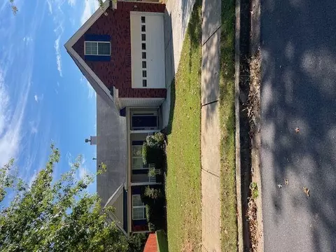 215 Saddlebrook Dr, Covington, GA 30016