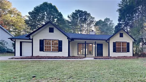141 W James Cir, Hampton, GA 30228
