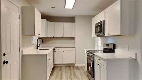 141 W James Cir, Hampton, GA 30228 photo 5