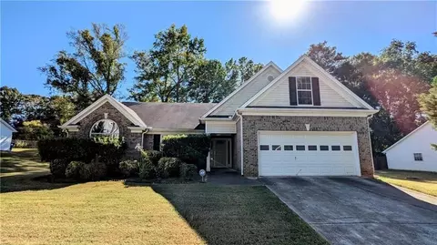 3105 Kings Bay Dr, Decatur, GA 30034