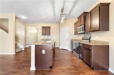 2138 Sawgrass Dr, Hampton, GA 30228 photo 9