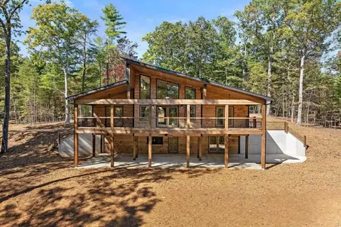 280 Pine Ln, Mineral Bluff, GA 30559