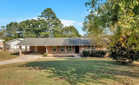 33 Pineridge Dr SE, Silver Creek, GA 30173