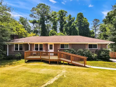 604 Evergreen Dr, Woodstock, GA 30188