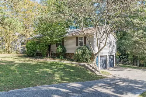 6132 Castlegate Dr, Riverdale, GA 30296