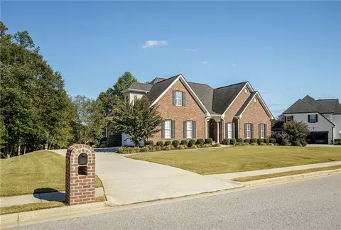 407 Mallory Cir, Loganville, GA 30052