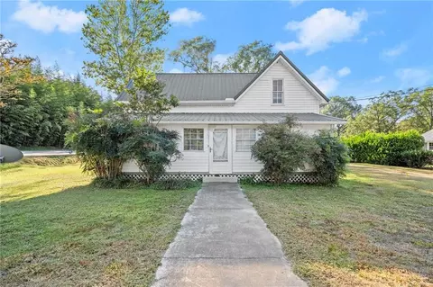 4410 Oak St, Oakwood, GA 30566