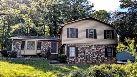 1673 Pineford Ct, Stone Mountain, GA 30088