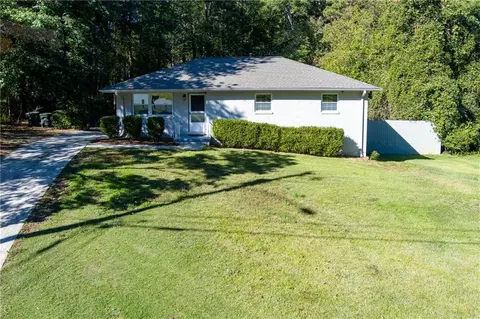 910 Walnut Cir SW, Marietta, GA 30060