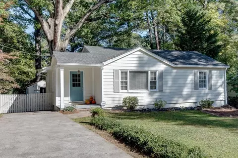 678 Scott Cir, Decatur, GA 30033