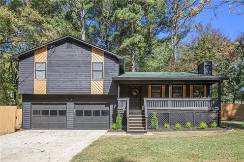 165 Fox Creek Dr, Dallas, GA 30157