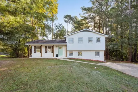 3127 Macedonia Ct, Powder Springs, GA 30127