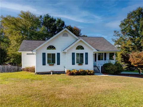 598 Lee Dr, Ringgold, GA 30736