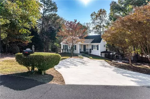 6920 Deer Trl, Gainesville, GA 30506