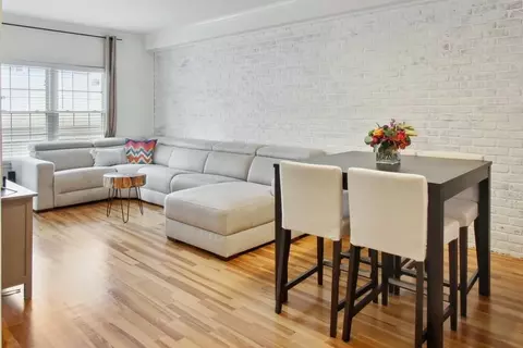 1075 Peachtree Walk #A402, Atlanta, GA 30309