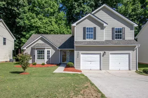 504 Pecan Wood Cir, Fairburn, GA 30213
