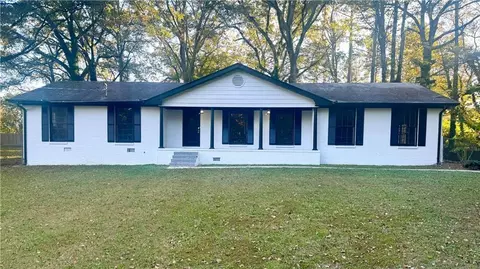 3051 Oak Dr, Lawrenceville, GA 30044