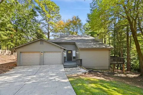 3800 Galloway Dr, Roswell, GA 30075