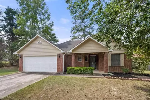 2129 Green Tree Ct, Lithonia, GA 30058
