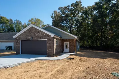 358 Lakecrest Cir SW, Calhoun, GA 30701